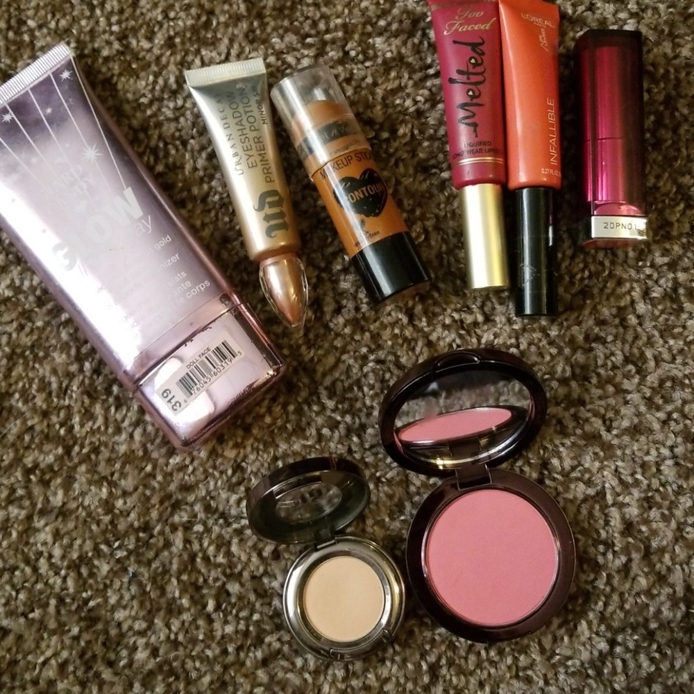 Makeup bundle